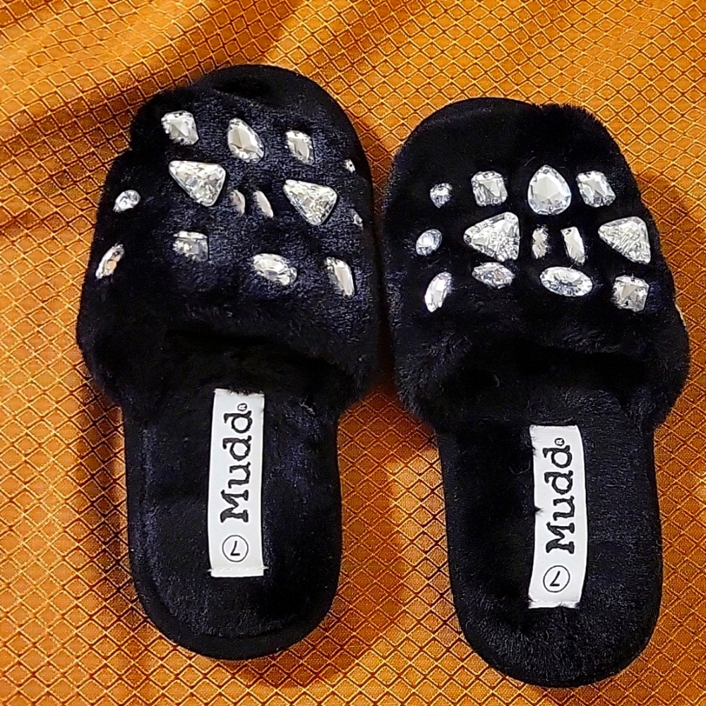 Crystal tufted flats size 7